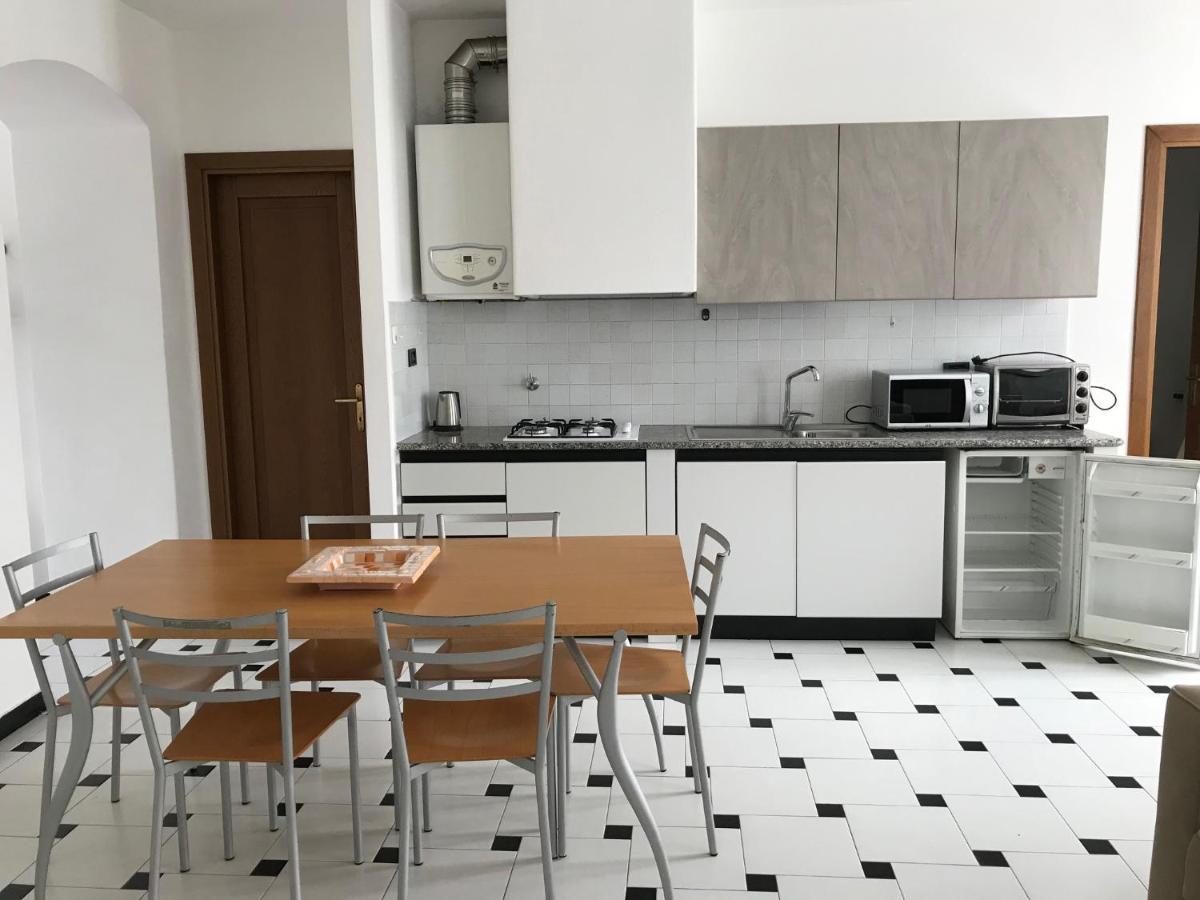 Piazza Staglieno - Appartamento Centralissimo A 30M Dalla Spiaggia Levanto Exterior photo